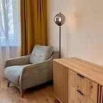 Cozy 2-bedroom Seaside