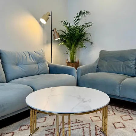 Cozy 2-bedroom Seaside *