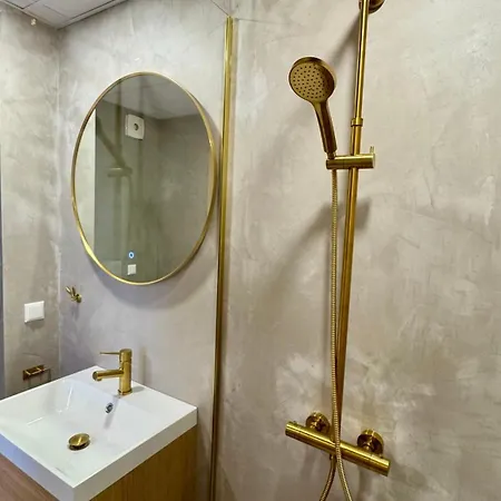 Cozy 2-bedroom Seaside